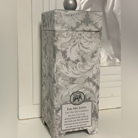 MICHEL DESIGN WORKS “Earl Grey” HAND & BODY LOTION w/SHEA BUTTER! Pump Gift Box - Picture 4 of 10